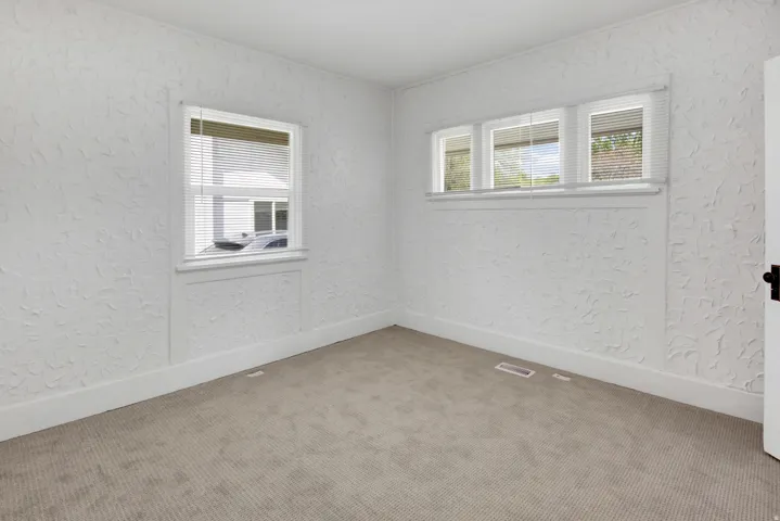 Apt 1