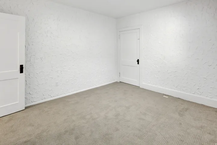 Apt 2
