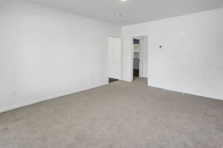 Apt 2