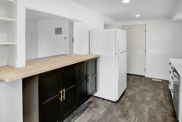 Apt 1