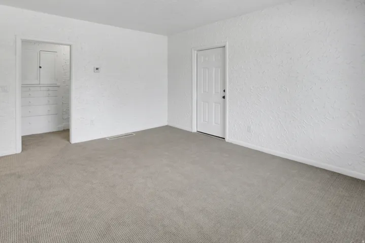 Apt 2