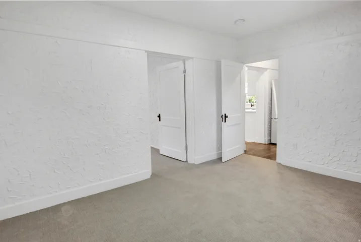 Apt 2