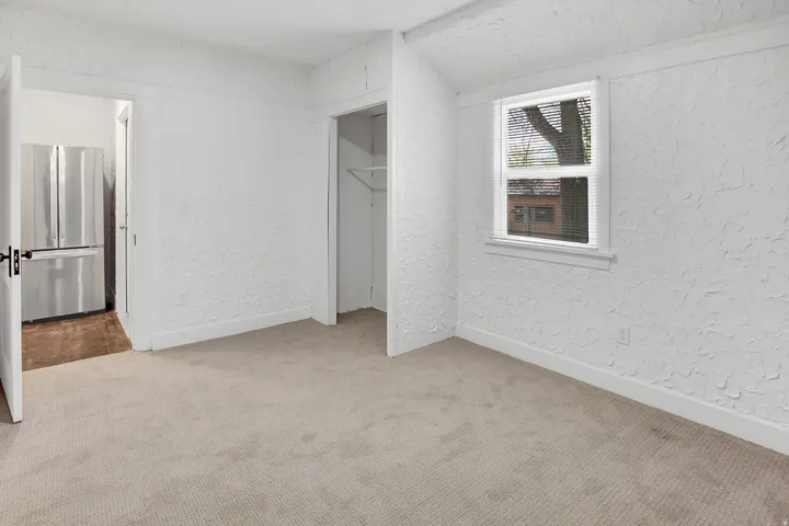 Apt 2