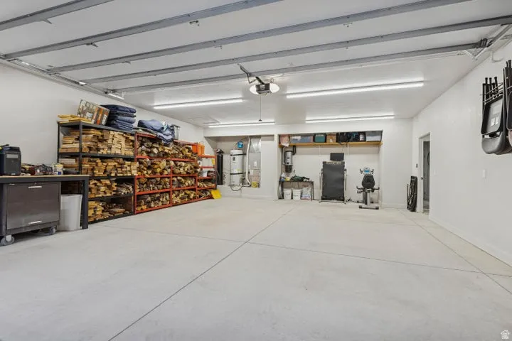 Garage with heating unit
