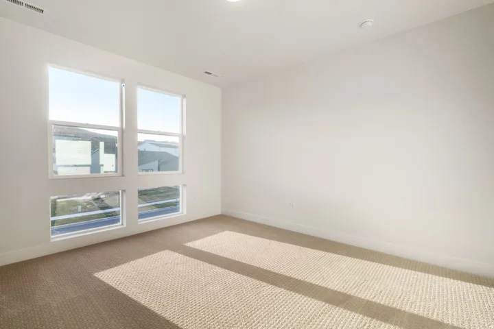 448 N Pinnacle Ln #2, Saratoga Springs, Utah 84045