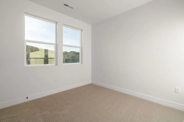 448 N Pinnacle Ln #2, Saratoga Springs, Utah 84045