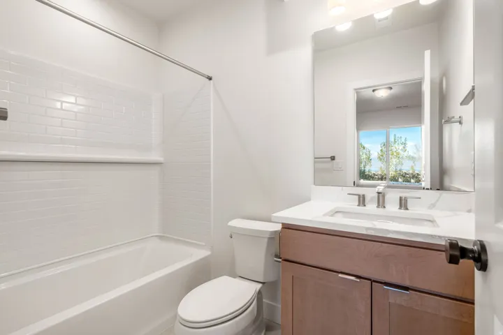 448 N Pinnacle Ln #2, Saratoga Springs, Utah 84045