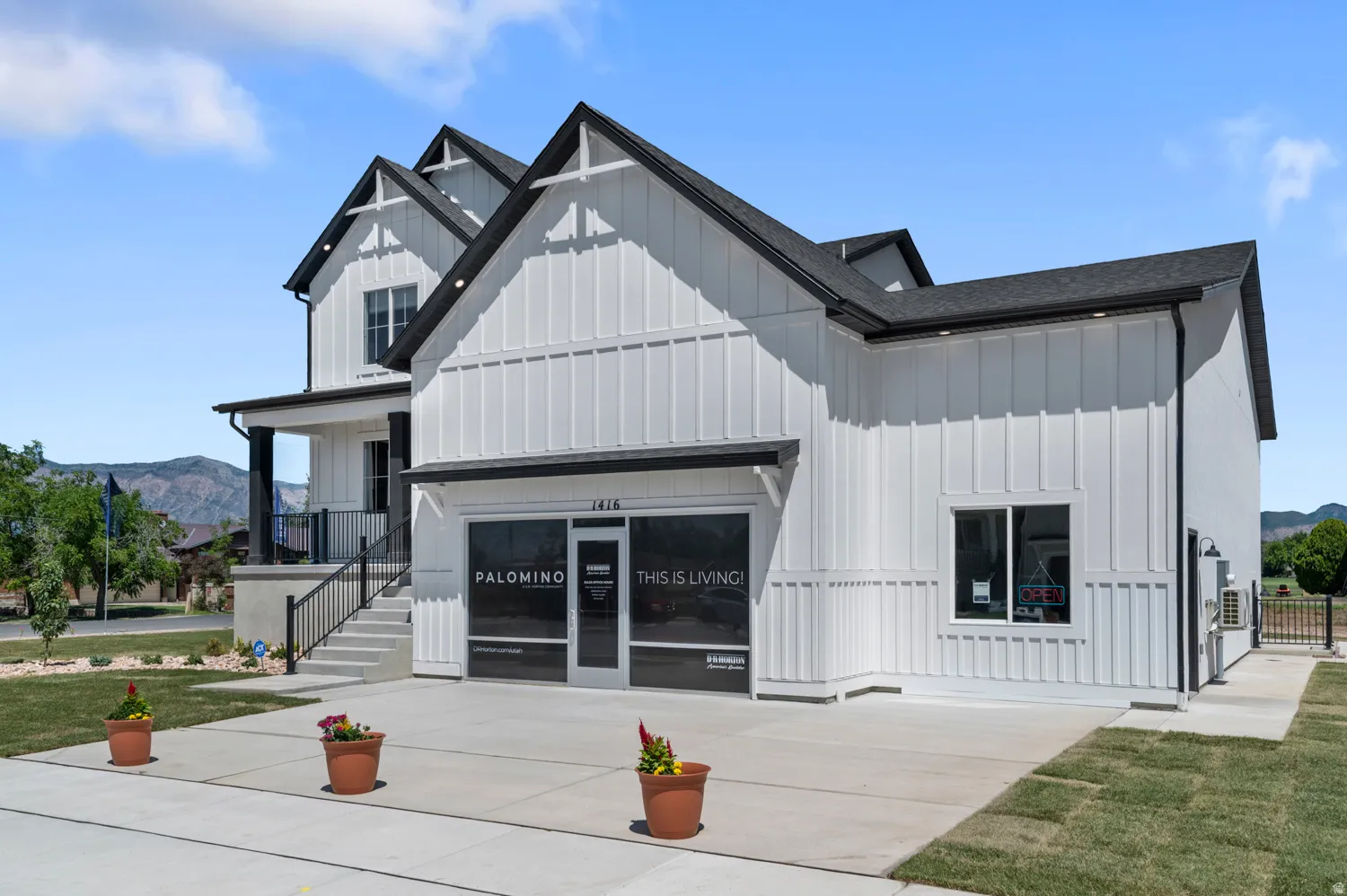 Picture of Model Harmony, not of current listing