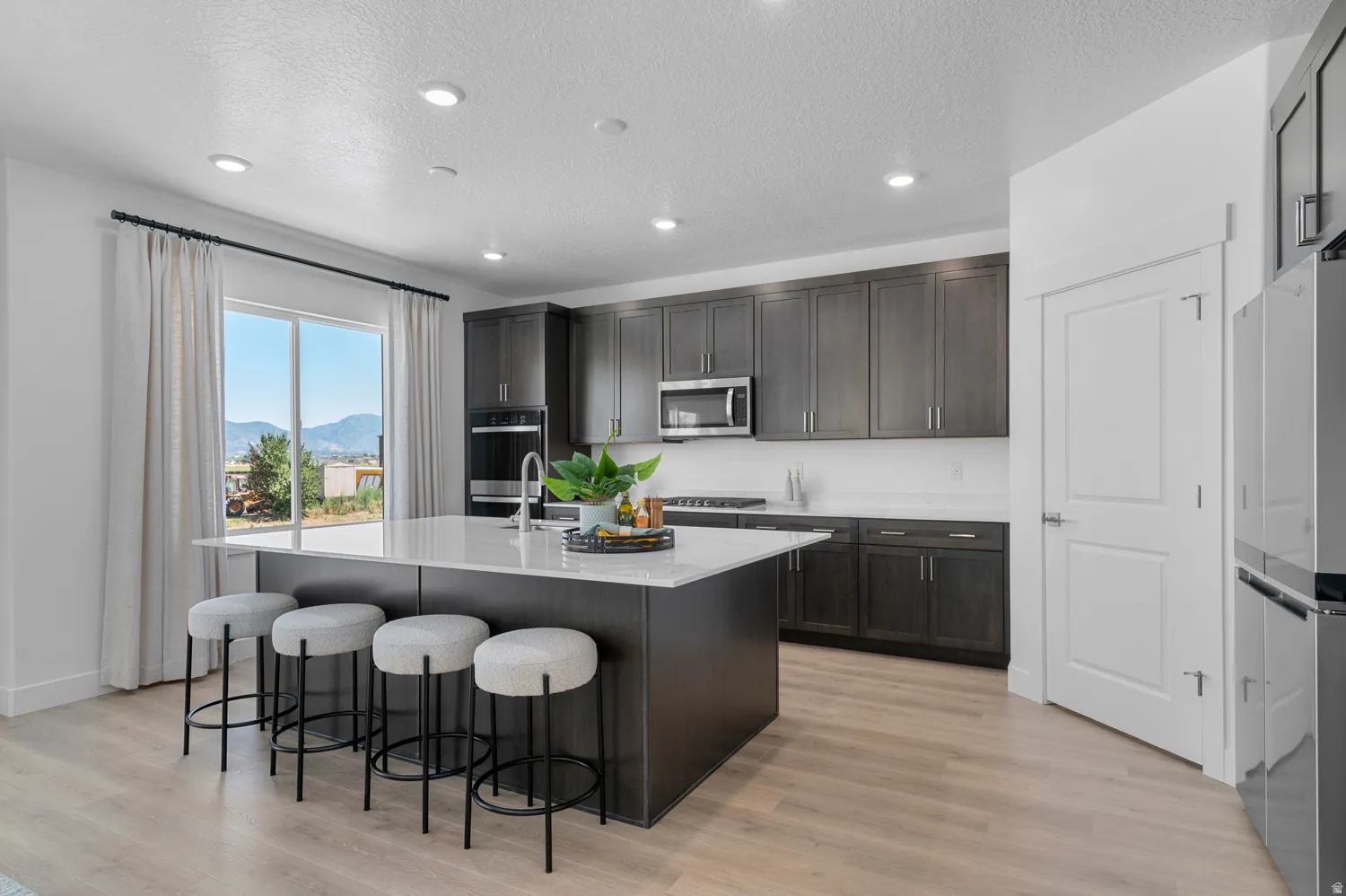 Picture of Model Harmony, not of current listing