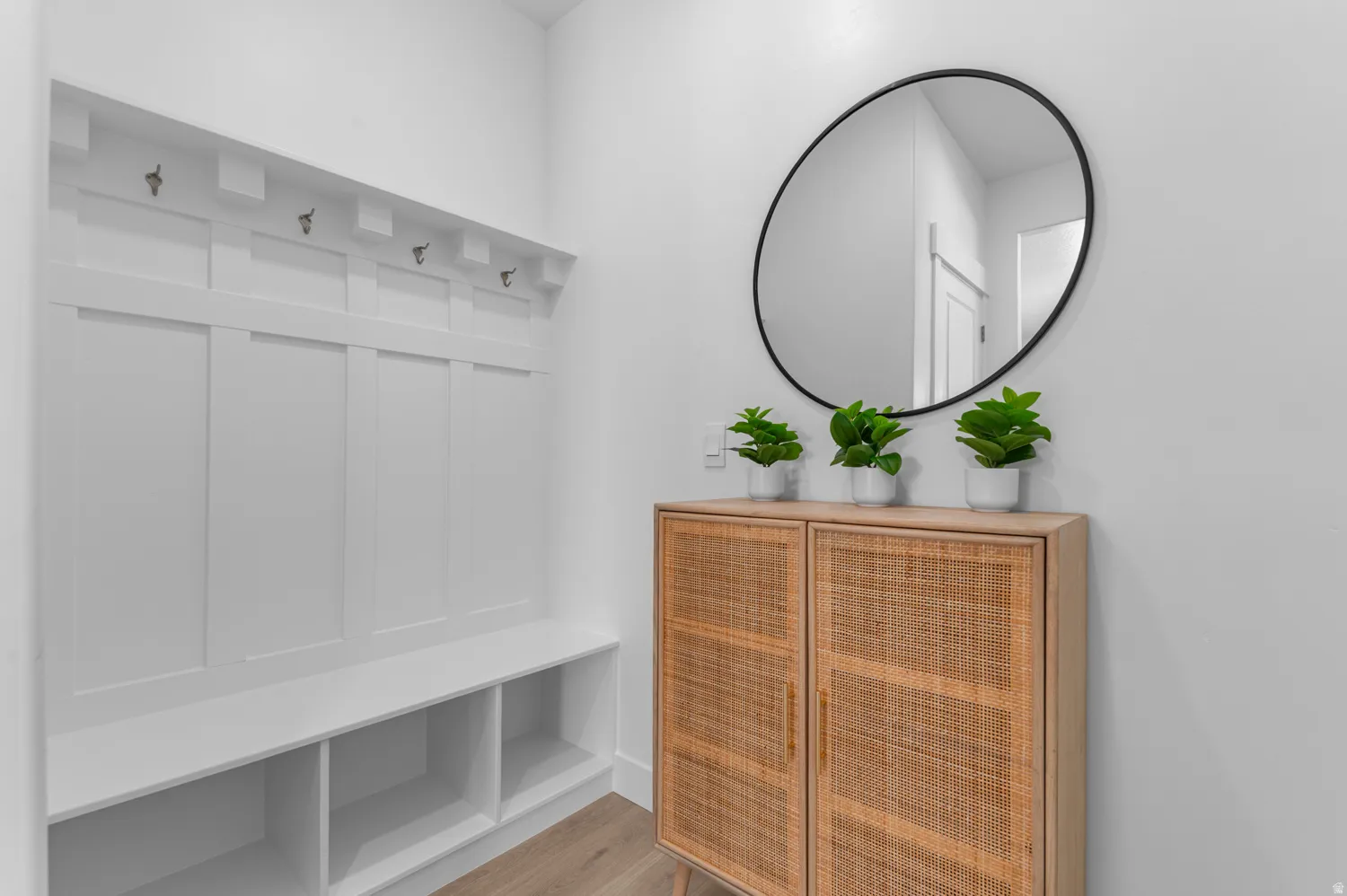 Picture of Model Harmony, not of current listing