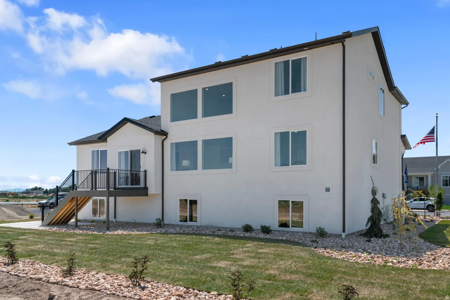 Picture of Model Harmony, not of current listing