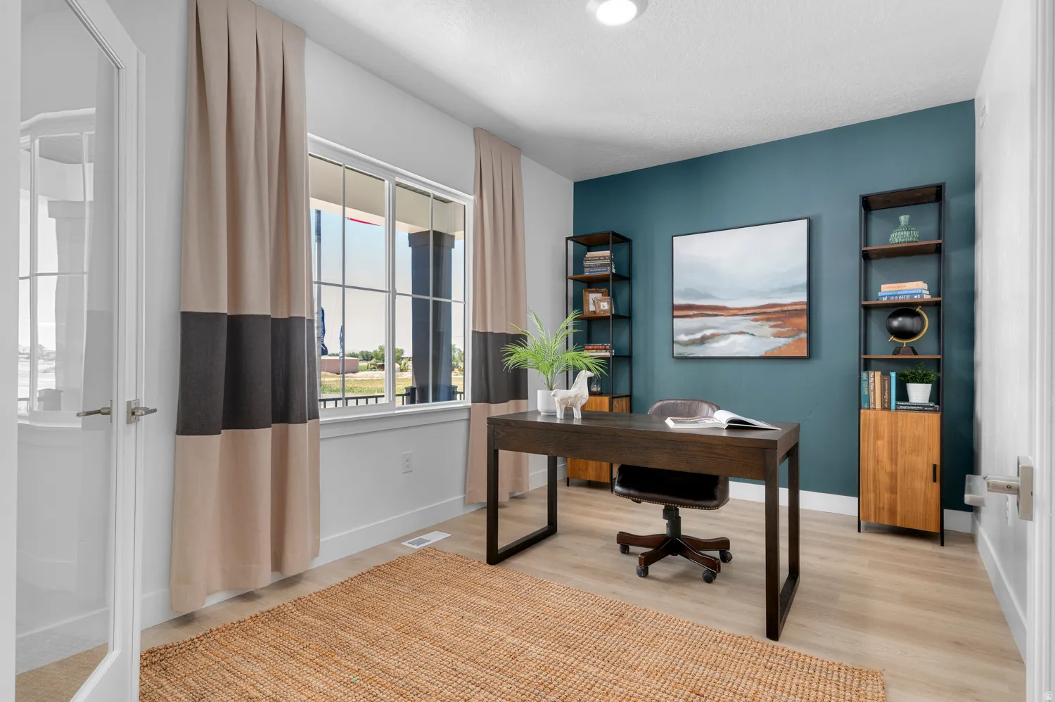 Picture of Model Harmony, not of current listing