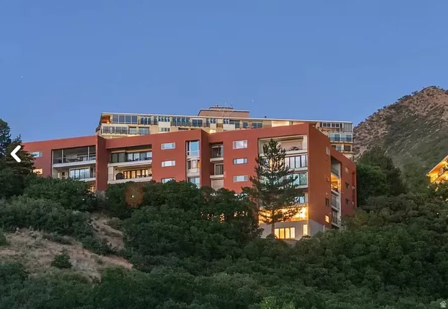 View of apartment building / complex