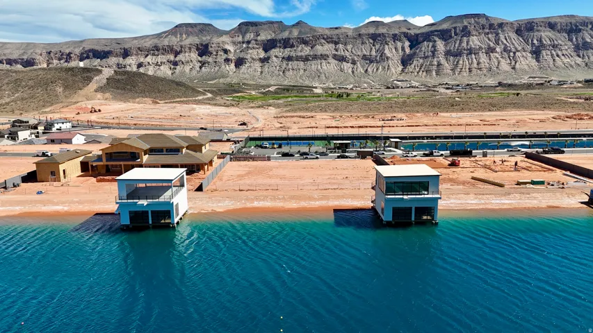 Bird's eye view of a water and mountain view