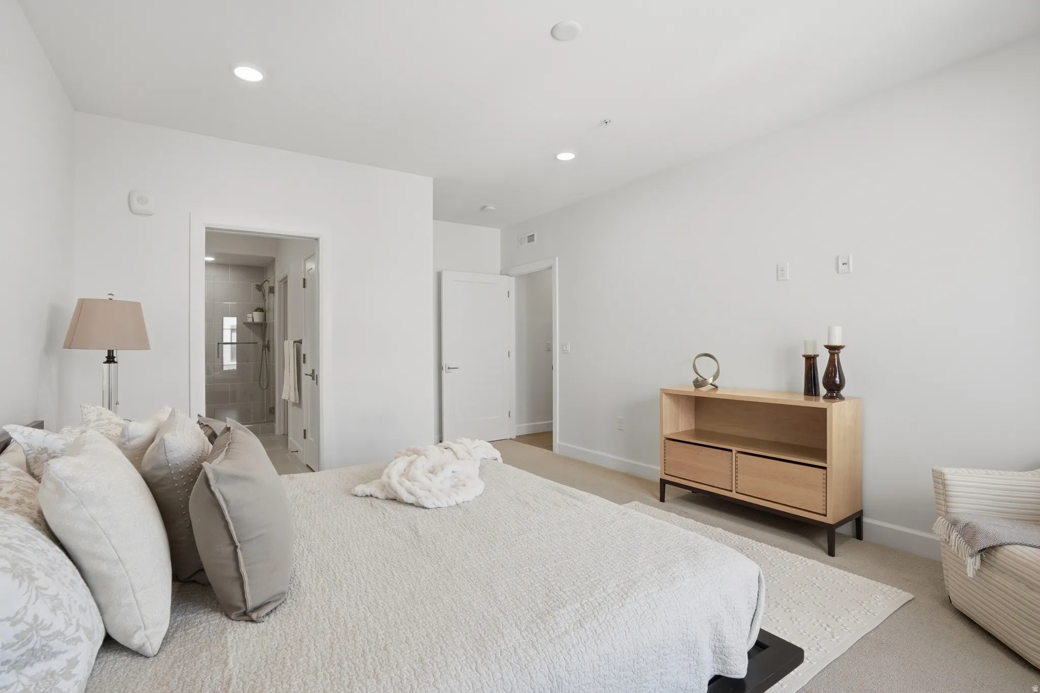 Bedroom with ensuite bathroom and walk in closet