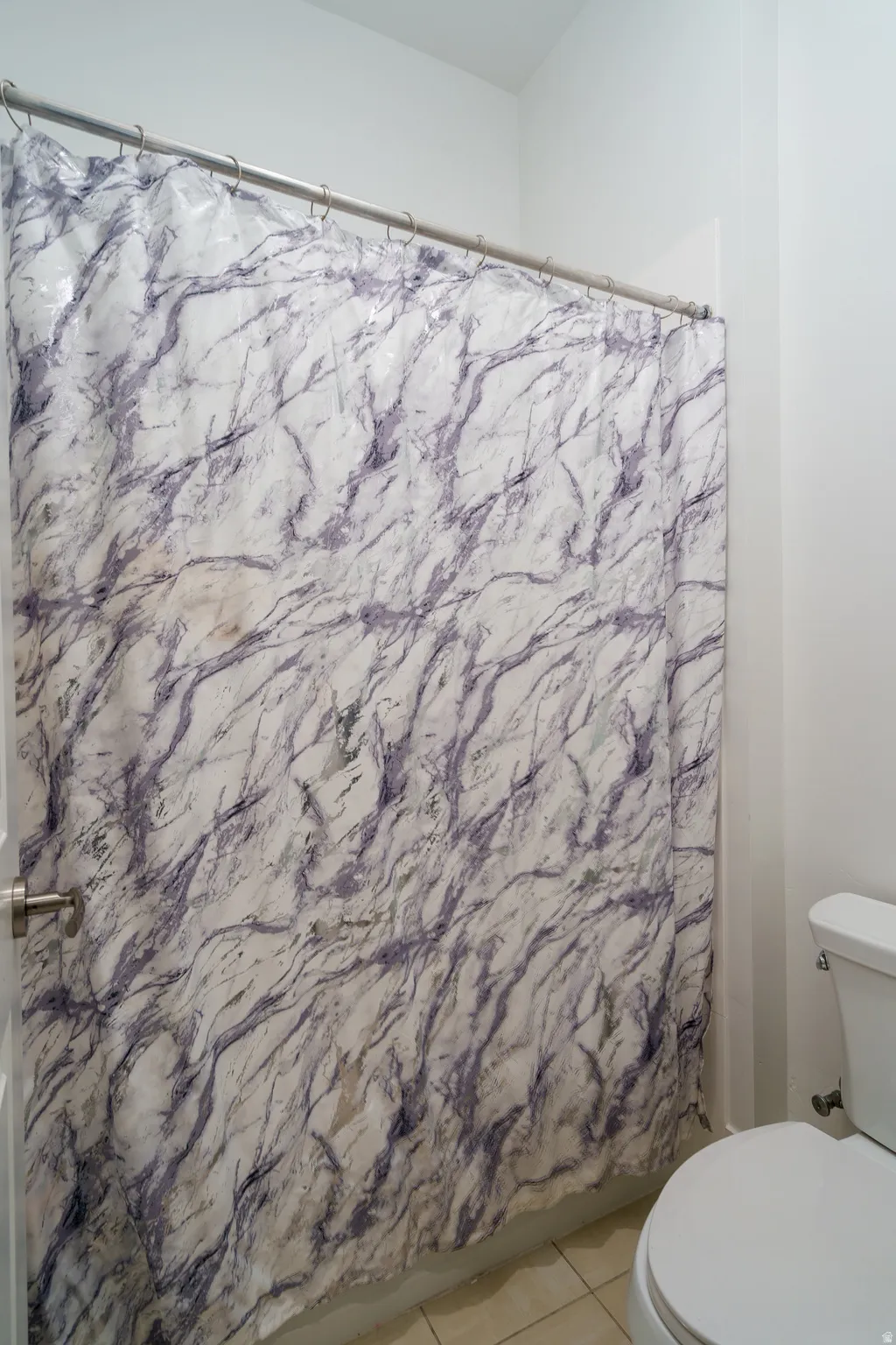 Jack 'n' Jill shower room