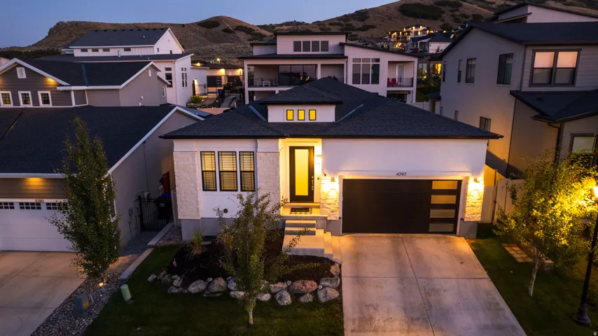 View of front a Mountain View.