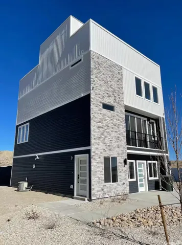 View of apartment building / complex