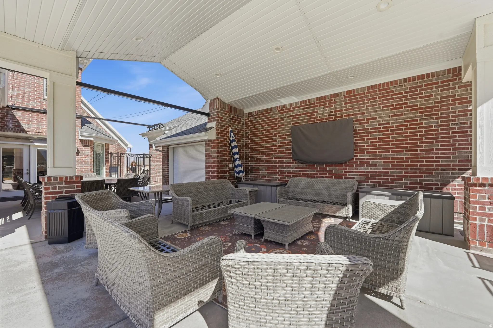 View of patio / terrace with outdoor lounge area