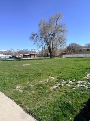 View of yard featuring a mountain view