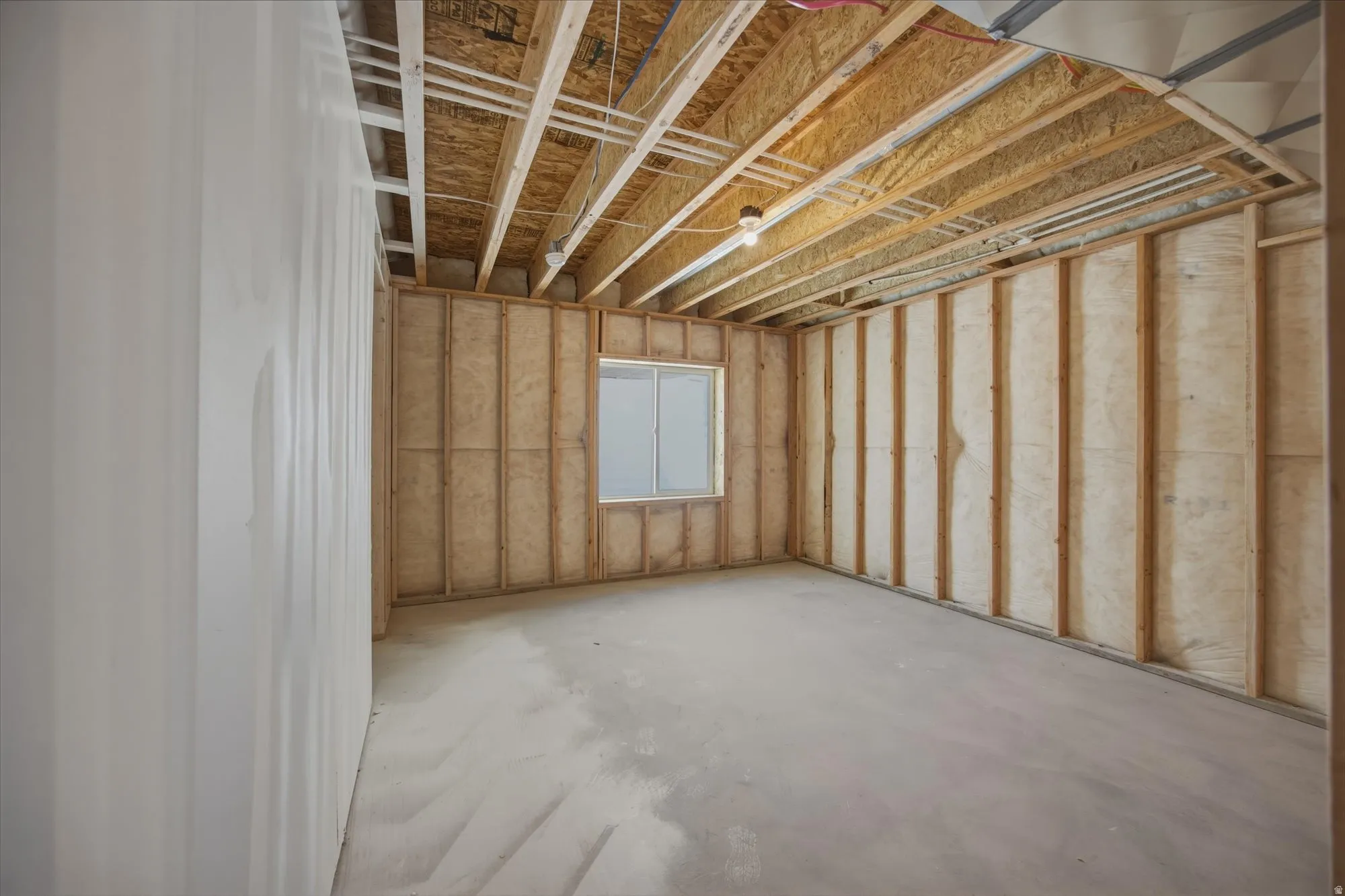 Ready-to-customize basement area