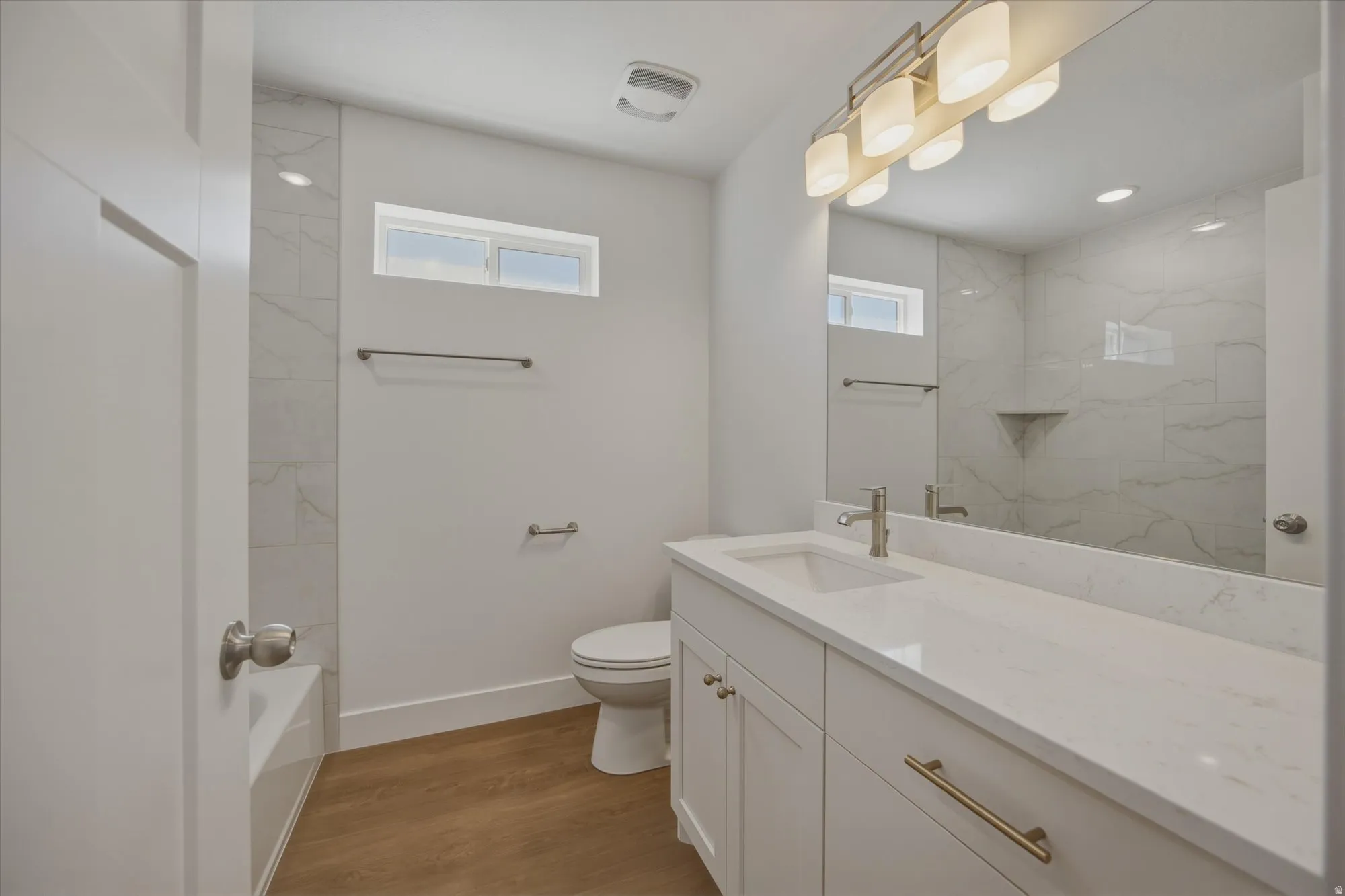 Bathroom #2 on main level located between the two bedrooms