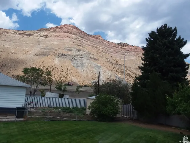 View of yard featuring a mountain view