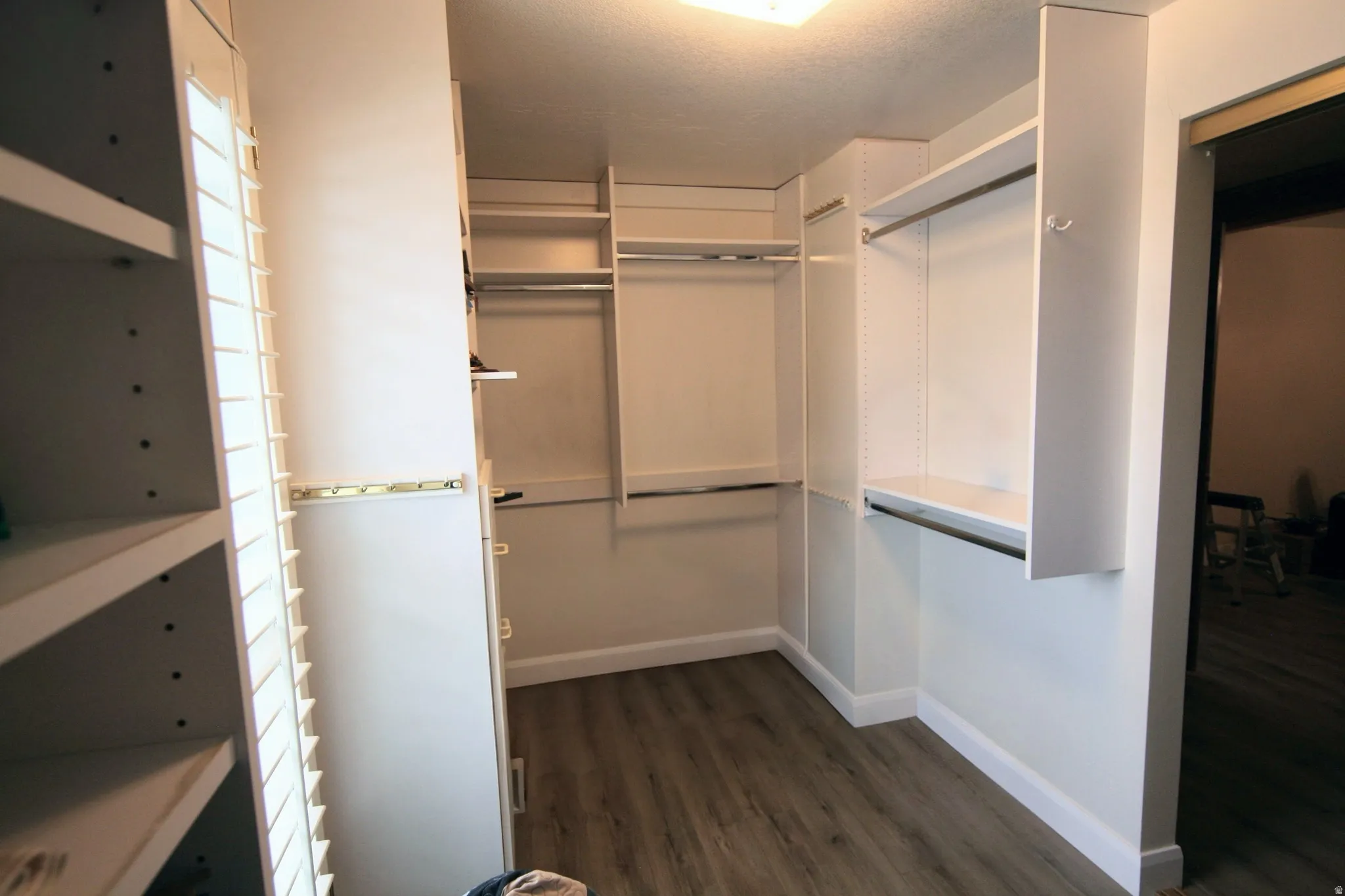 Primary bedroom Walk in closet