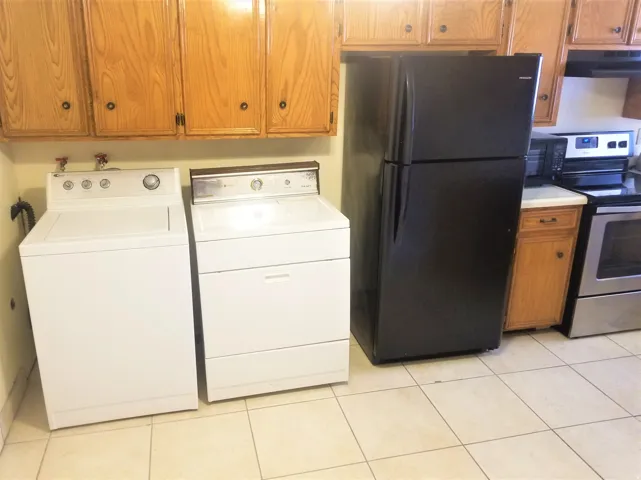 Laundry hookups in basement unit