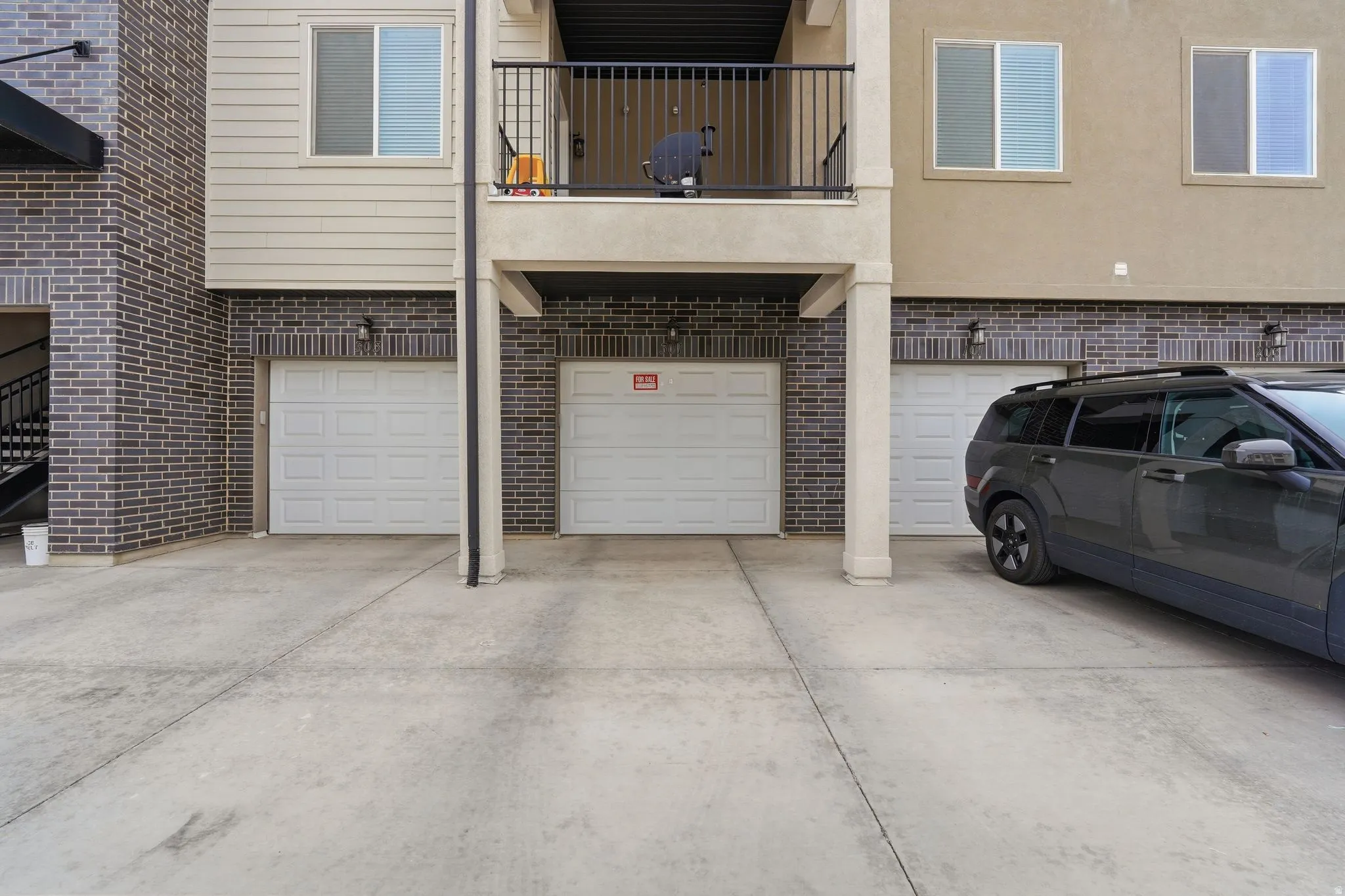 Exterior space featuring driveway