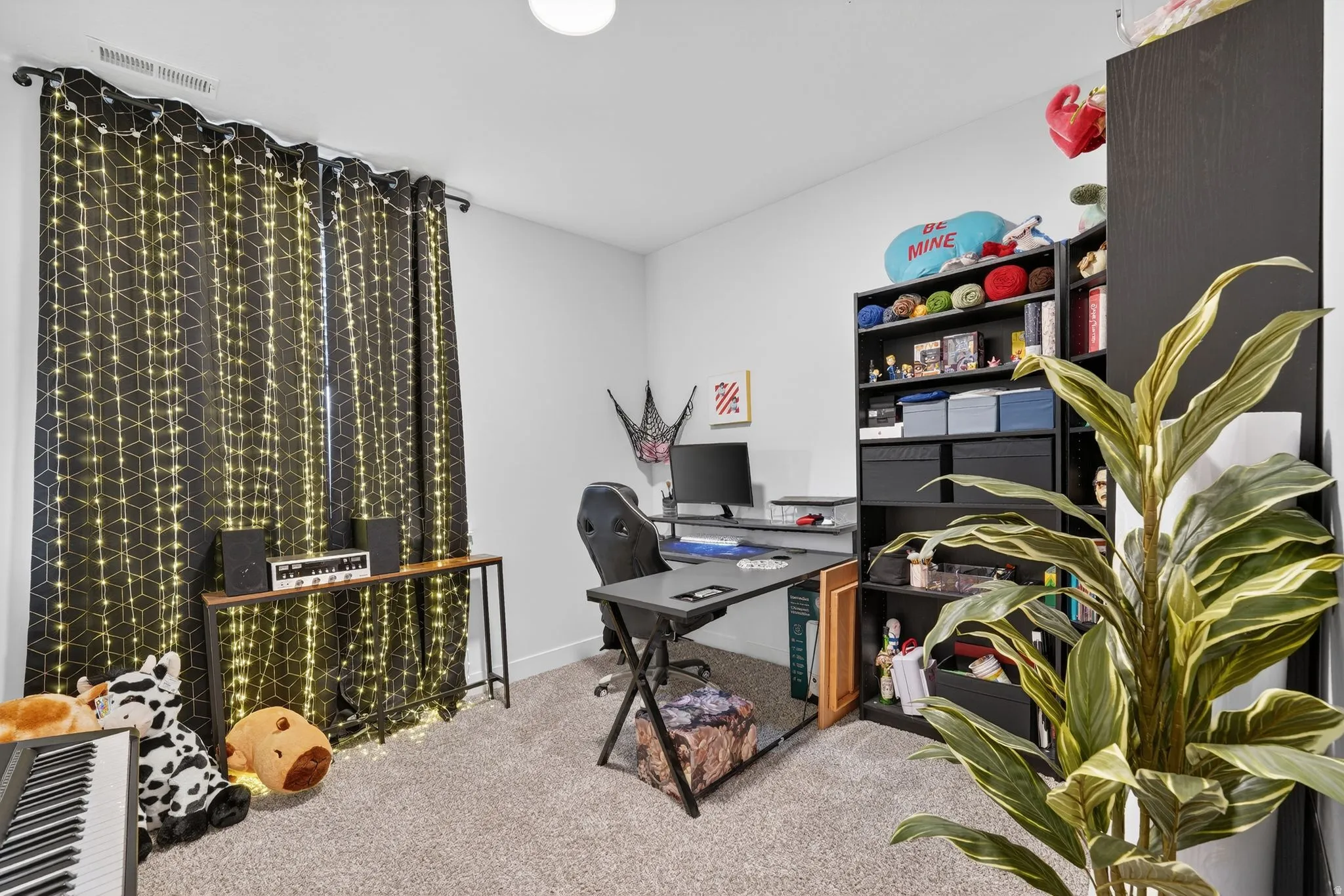Office featuring carpet floors and baseboards