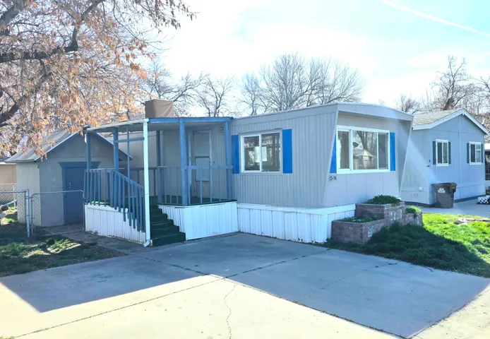 View of manufactured / mobile home
