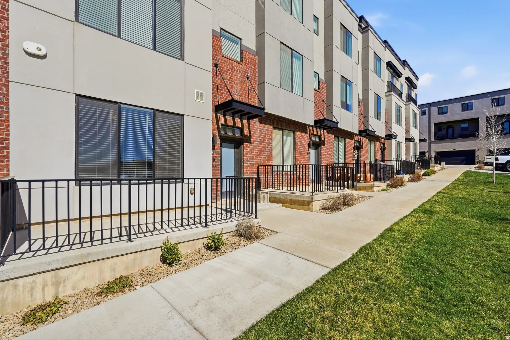 View of apartment building / complex