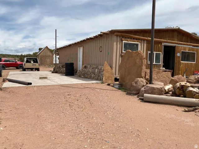 View of side of home