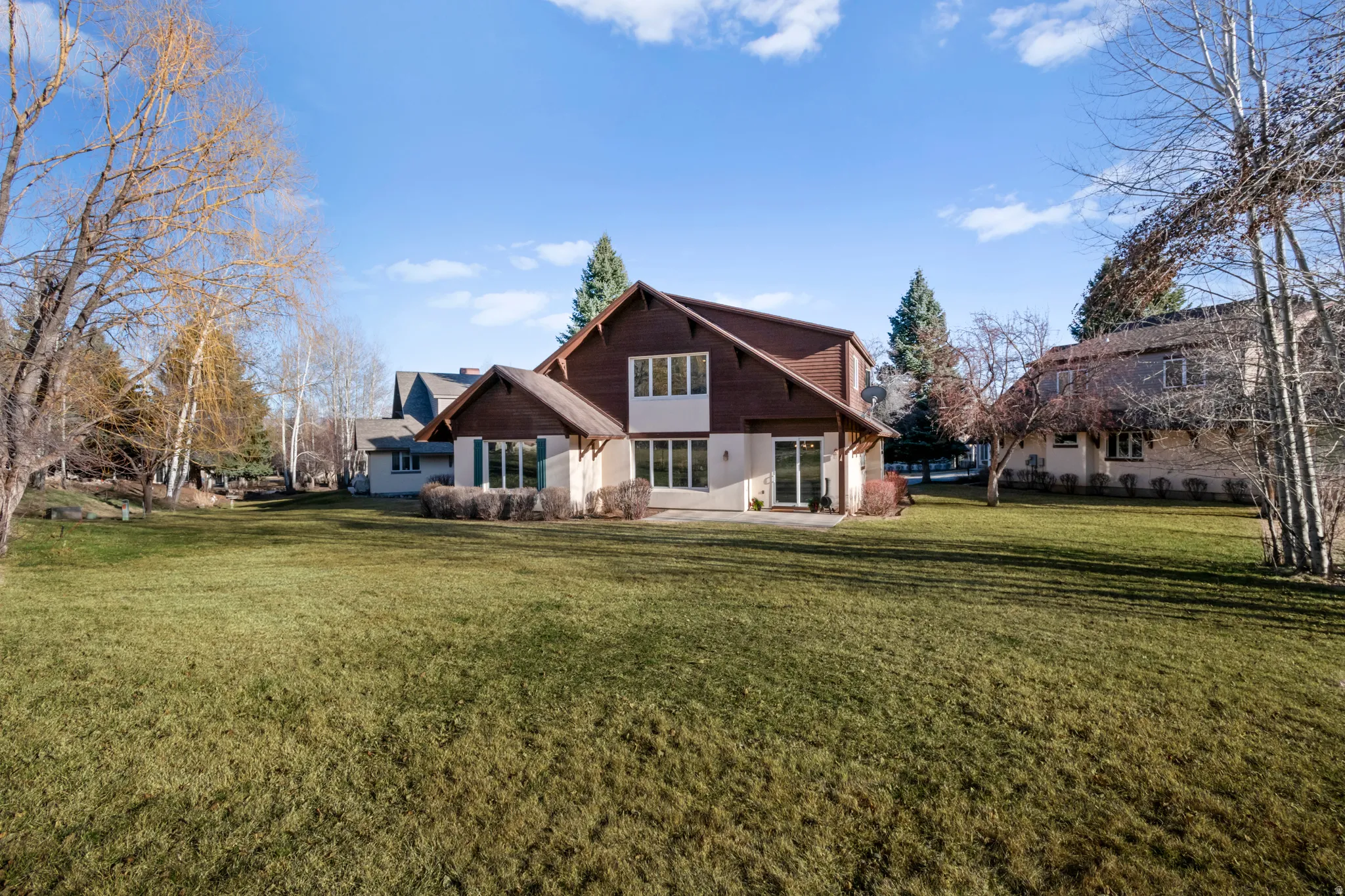 Incredible yard, unmatched in the Valais community