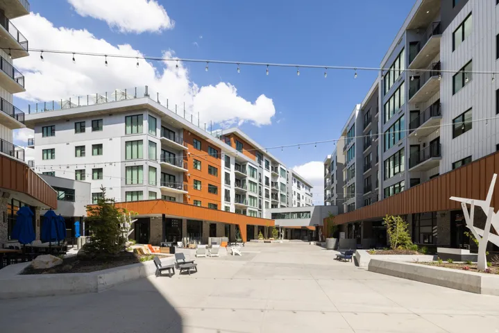 View of apartment building / complex