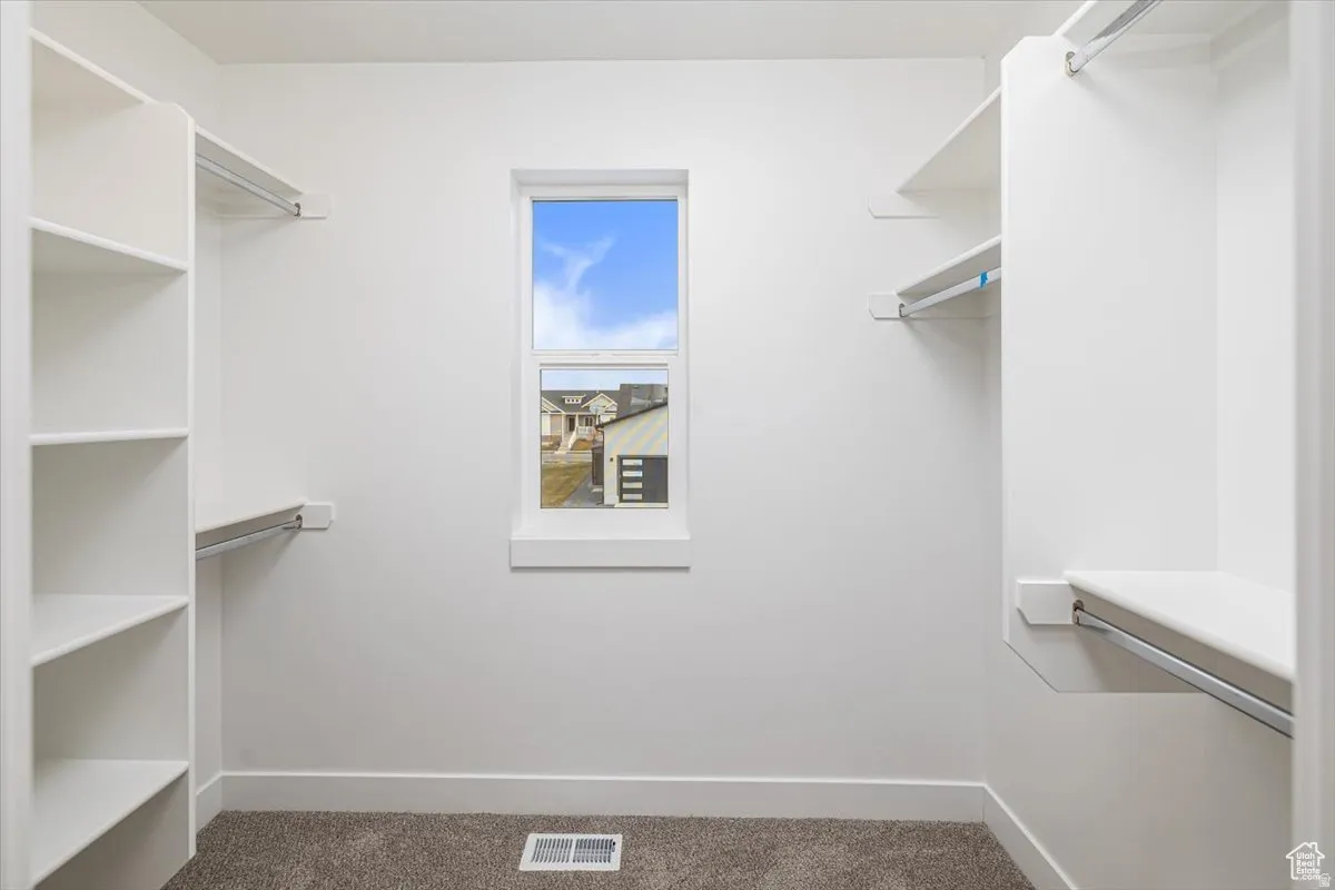 Walk in closet