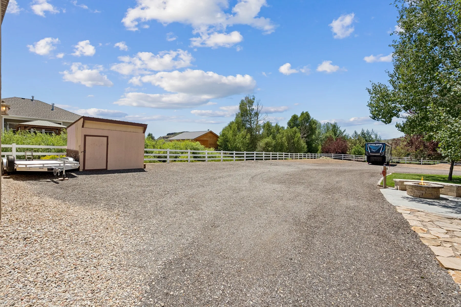 View of dirt / gravel driveway