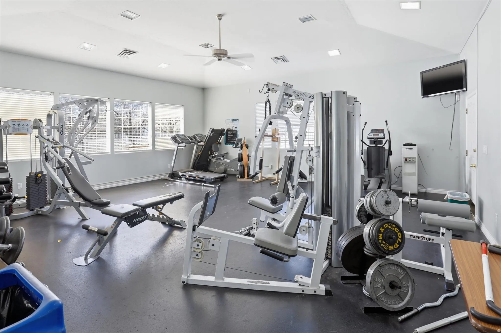 Exercise room with ceiling fan