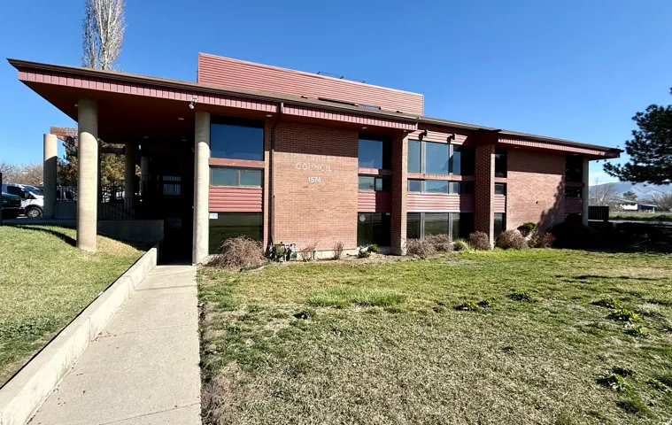 View of apartment building / complex