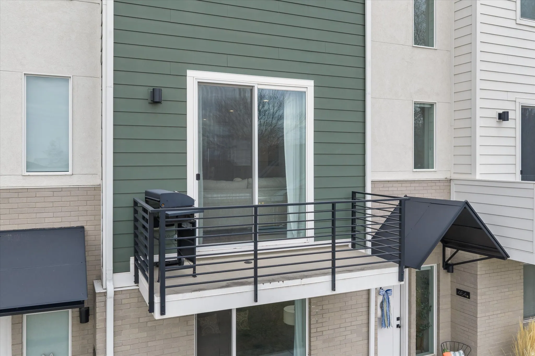 Balcony and grill.