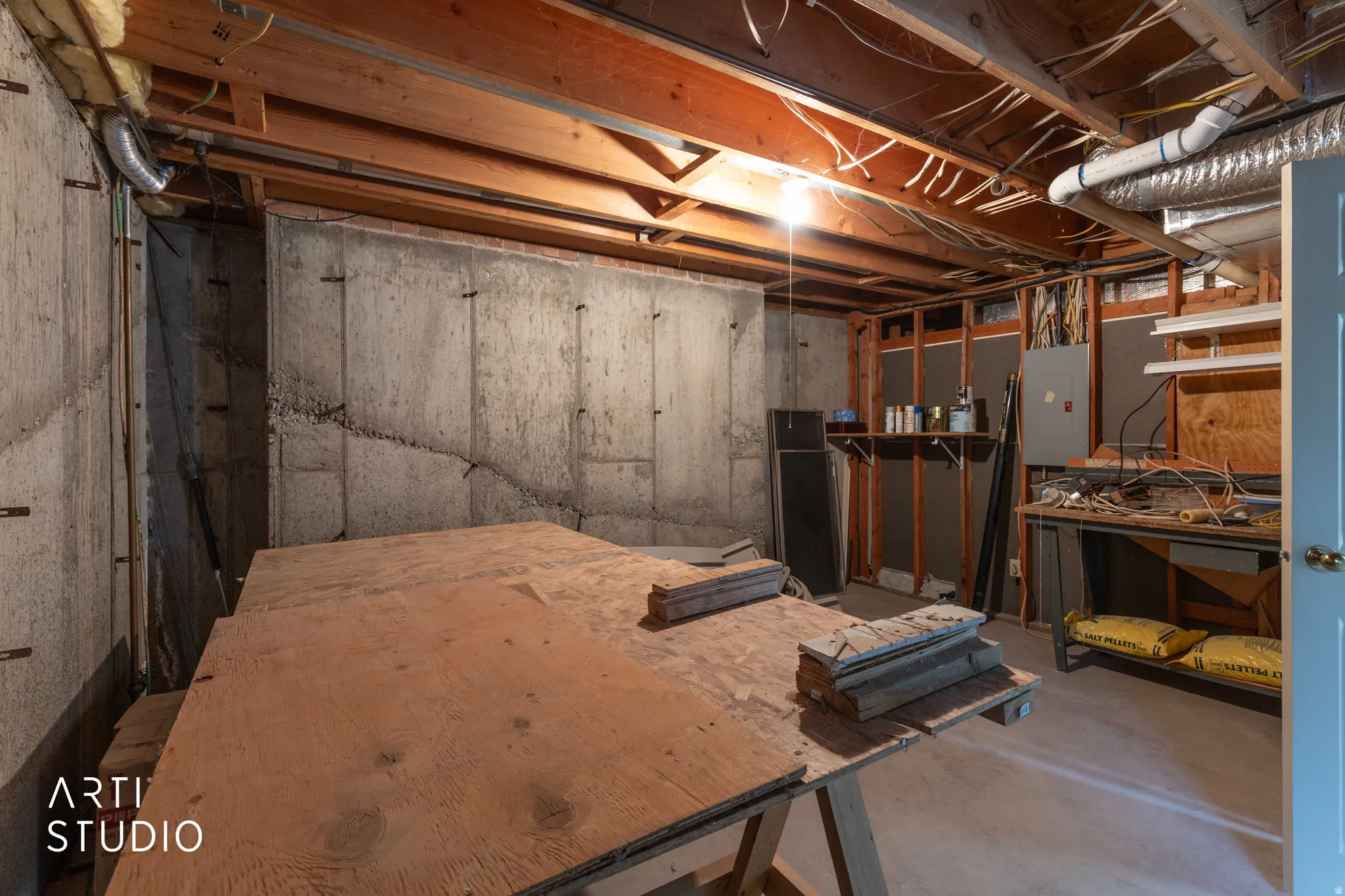 Plenty of space to build out a new workshop. Could be built as a bedroom as well.