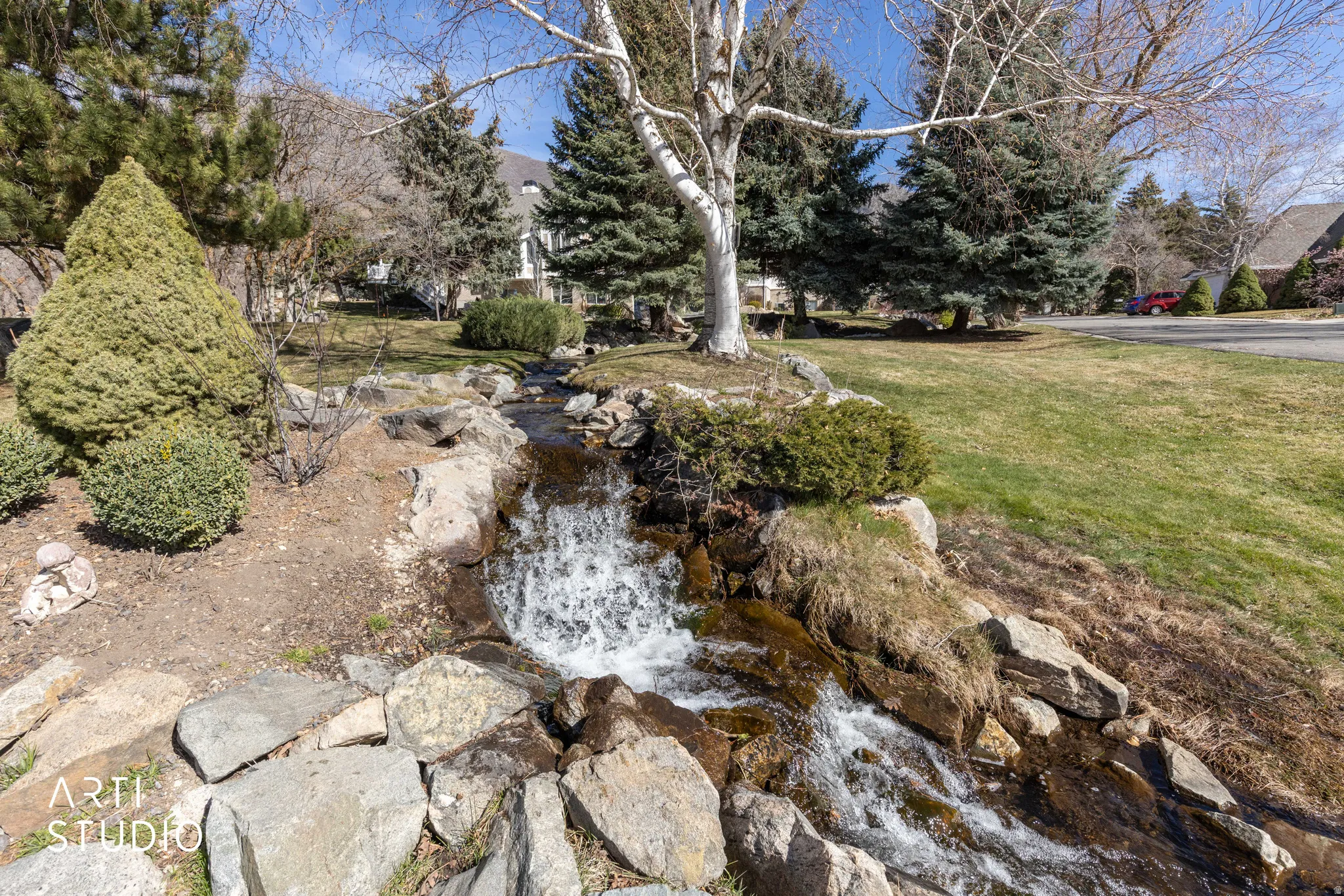 Creek and common area are just a slight walk away.