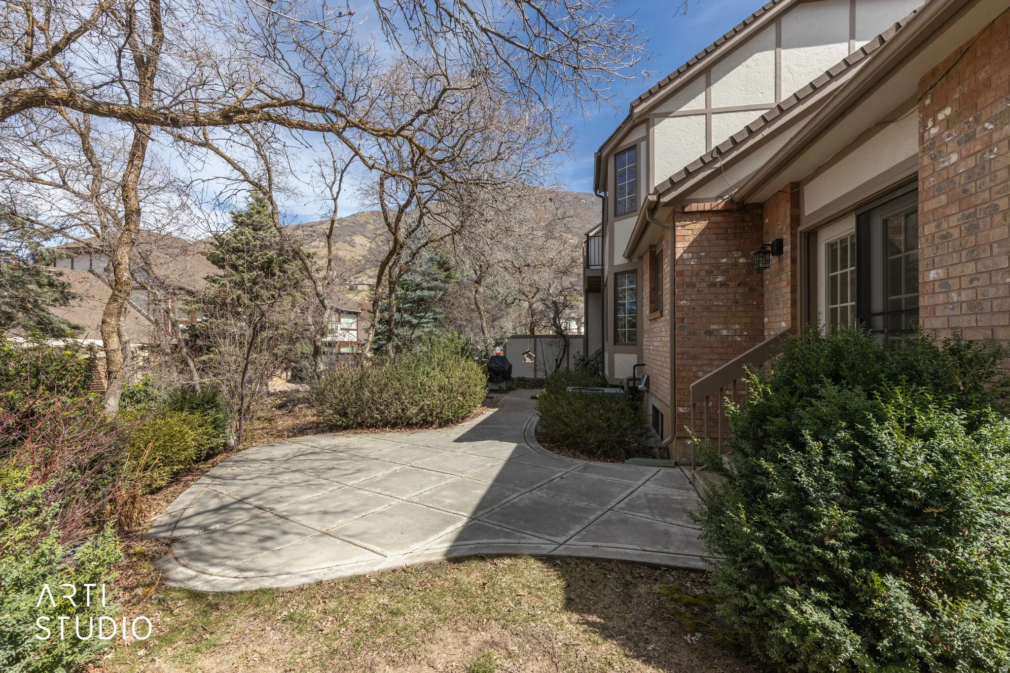 View of yard with a mountain view