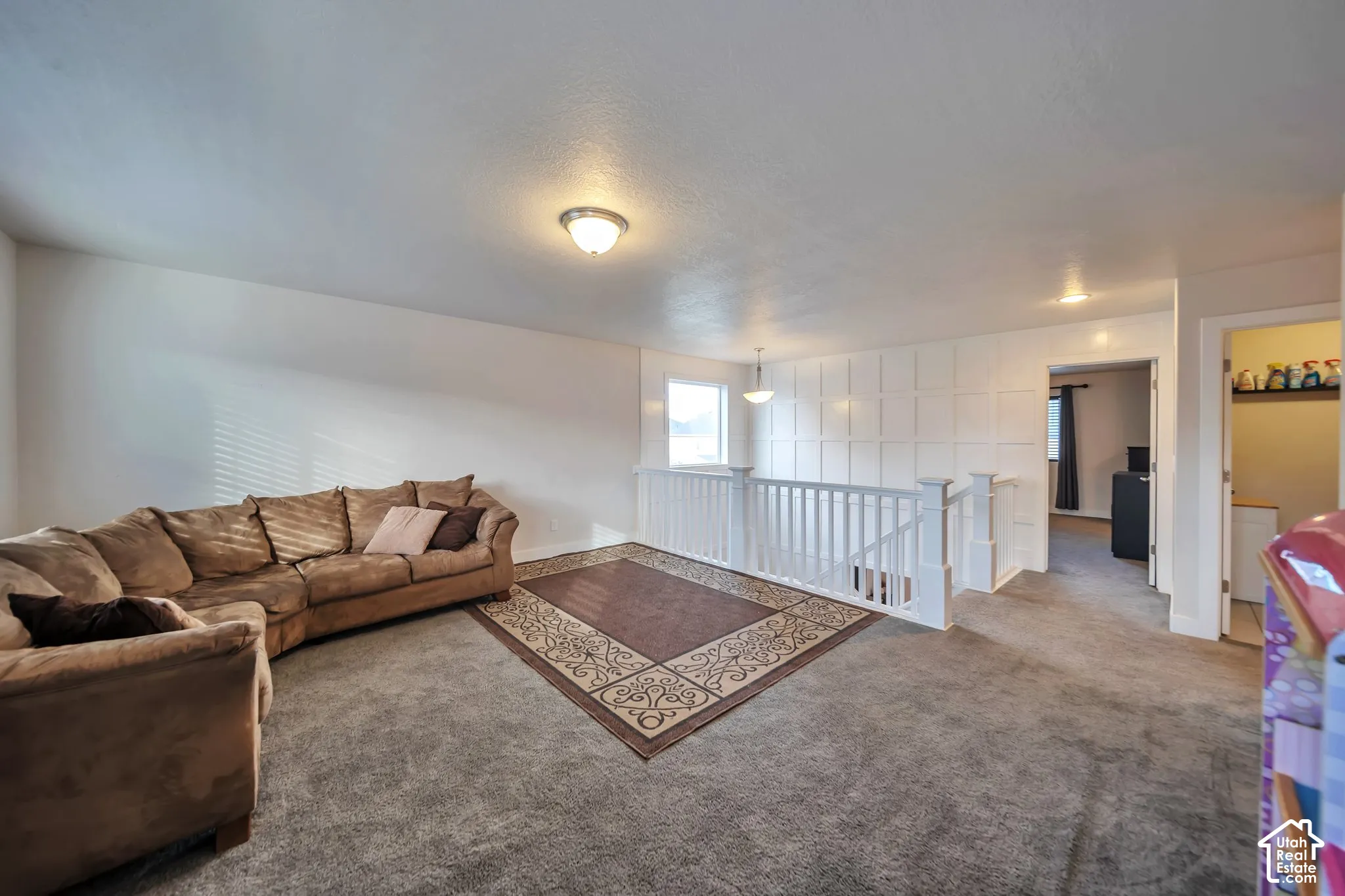 2nd floor family room/play area