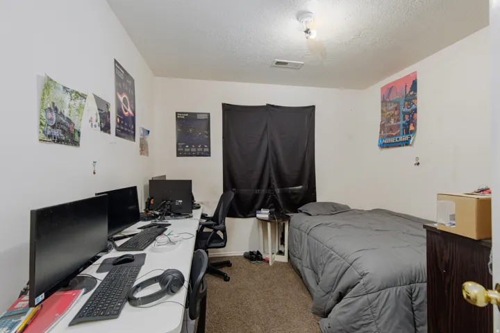2602 E 620 N