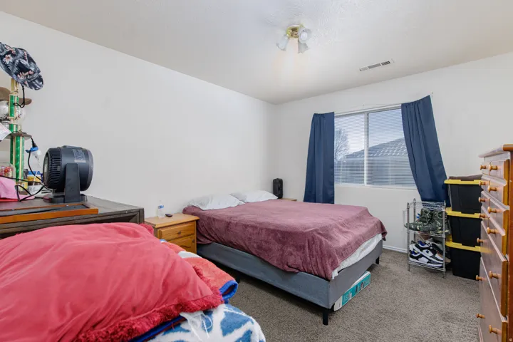 2614 E 620 N