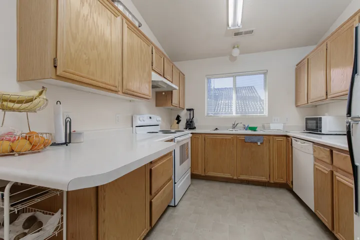 2614 E 620 N