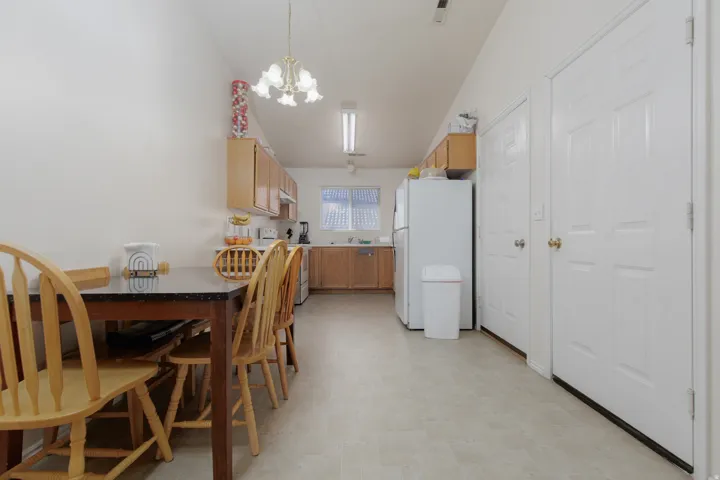 2614 E 620 N