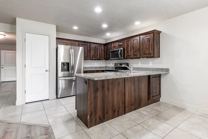 690 N 1775 W, West Point, Utah 84015